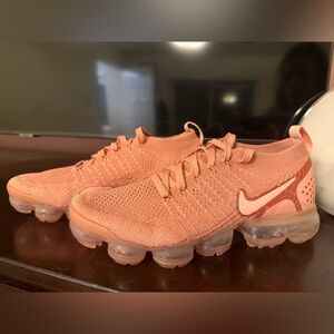 Nike Women's pink Vapormax